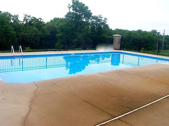 3rd image of 105 Leatherwood Ln