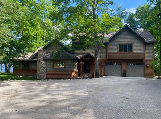 13640 W Shore Dr, Millersburg, MI 49759