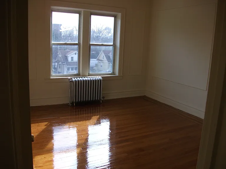 654 Lyons Avenue — Photo 8