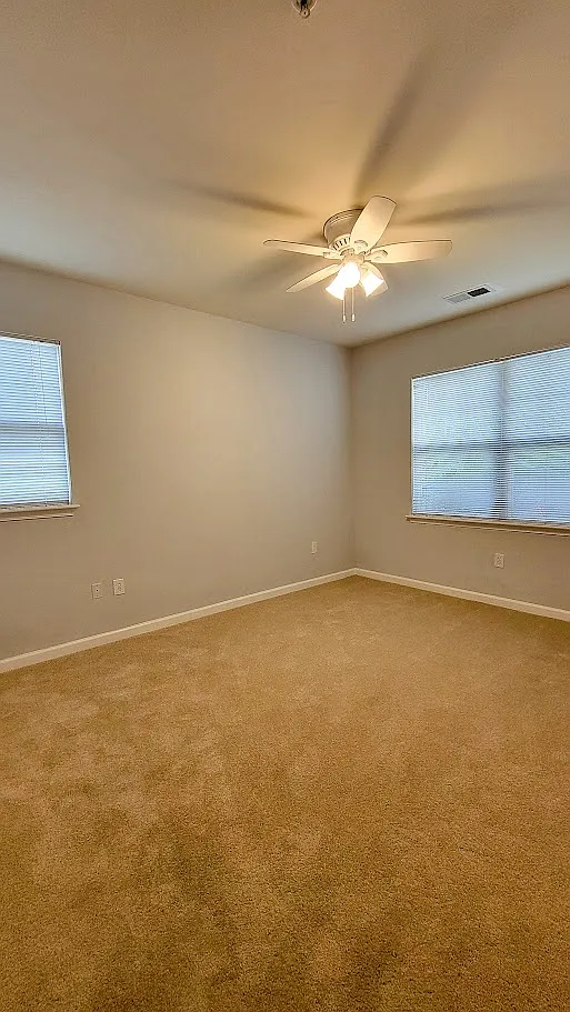 2 bed, 984 sqft, $2,000 — Photo 3