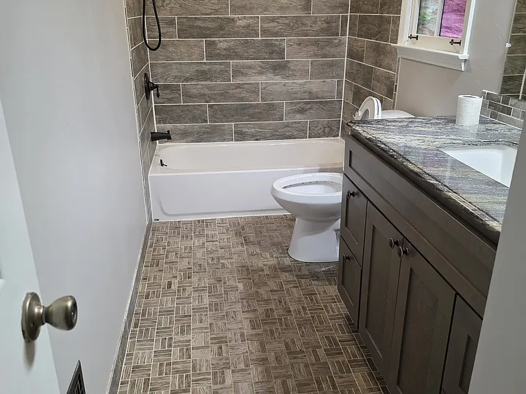 214 Candler Rd — Photo 6