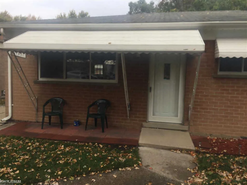 11951 Timken Ave photo 1