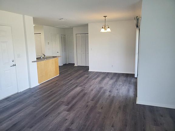 5th image of 600 Sterthaus Dr