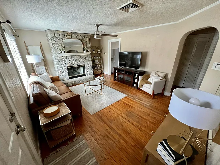 6019 Granada St — Photo 2