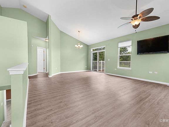 5th image of 981 Oak Ridge Blvd