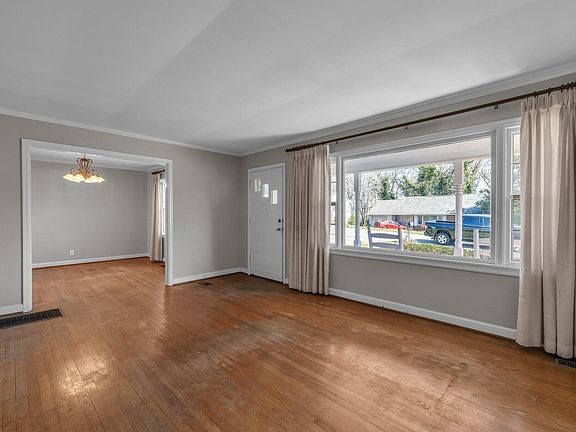 3rd image of 3544 Connelly Ln