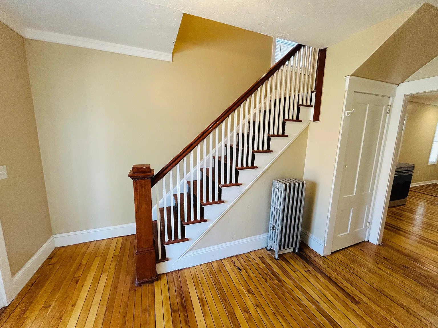 3 bed, 1.5 bath, 1200 sqft, $2,750 — Photo 3