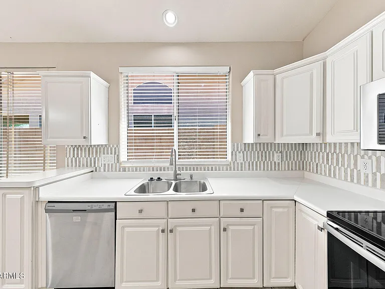 1402 E Shannon St — Photo 9
