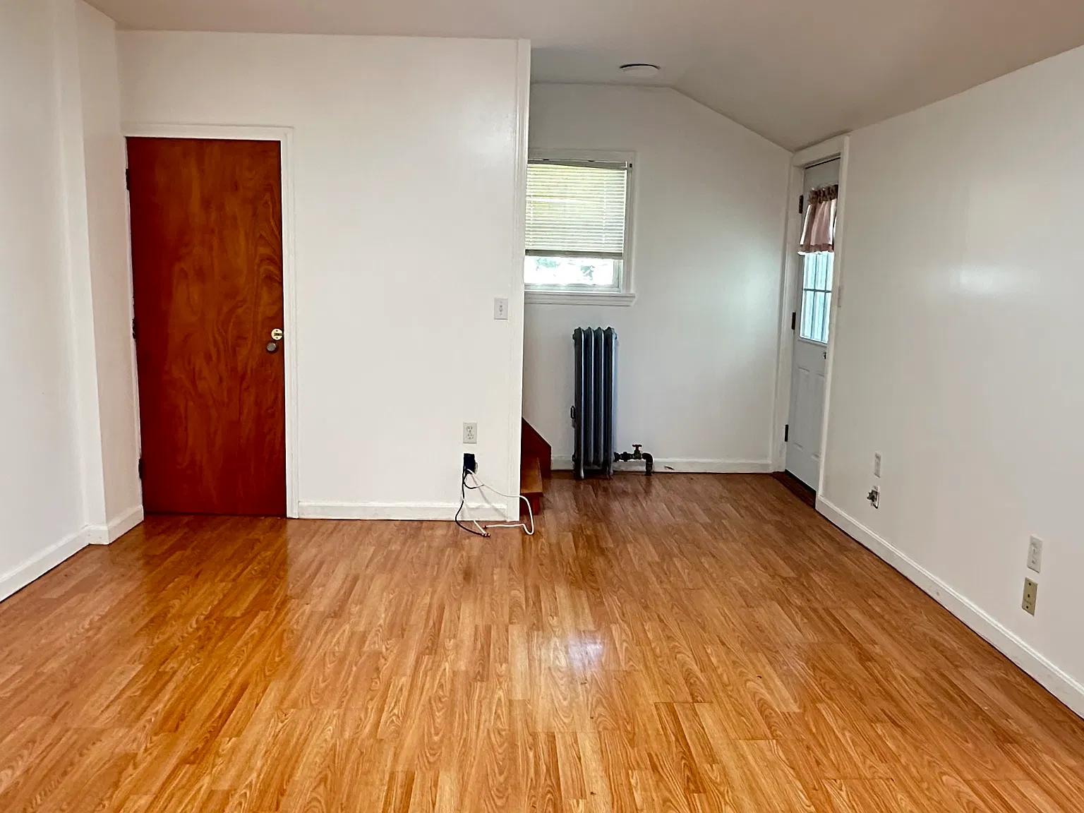 2 bed, 1000 sqft, $2,200 — Photo 3