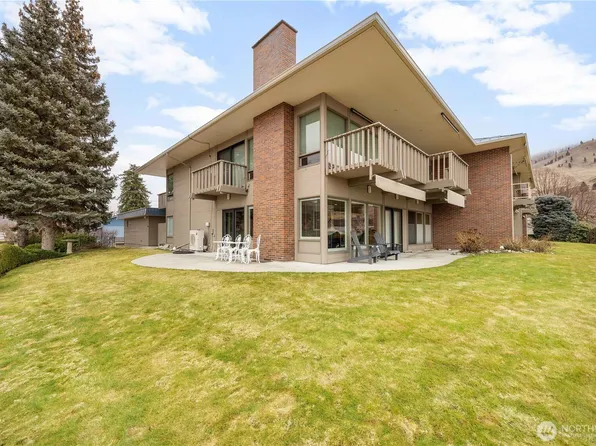 301 S 3rd Street #4, Chelan, WA 98816