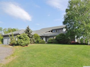 86 Shaker Ridge Dr, Canaan, NY 12029