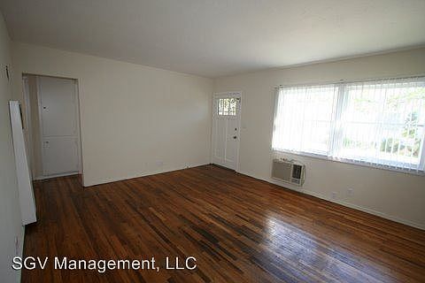 4th image of 743 W Crescent Dr