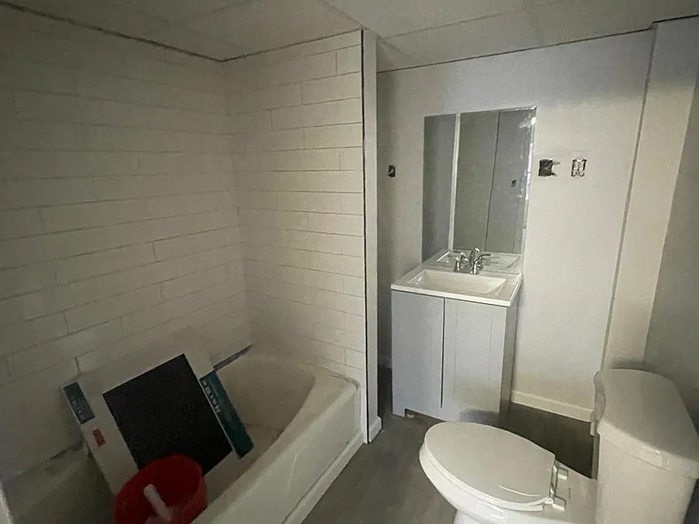 291 4th St #2 — Photo 3