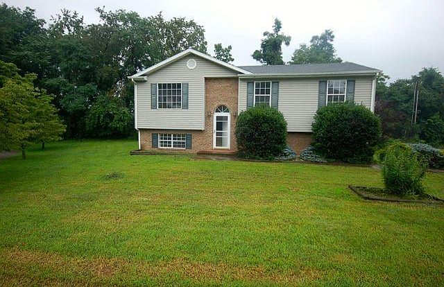 1st image of 1215 Foxhill Dr