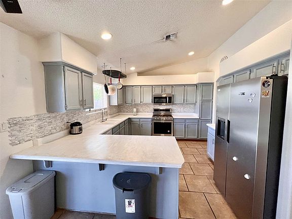 4th image of 3868 W 21st Pl