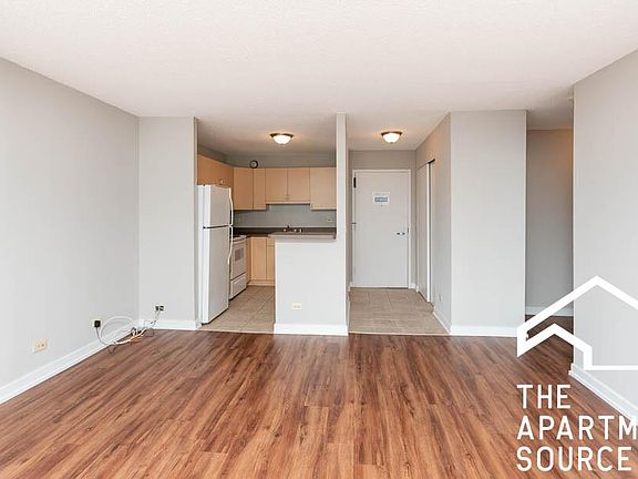 4th image of 1204 S Michigan Ave #1412