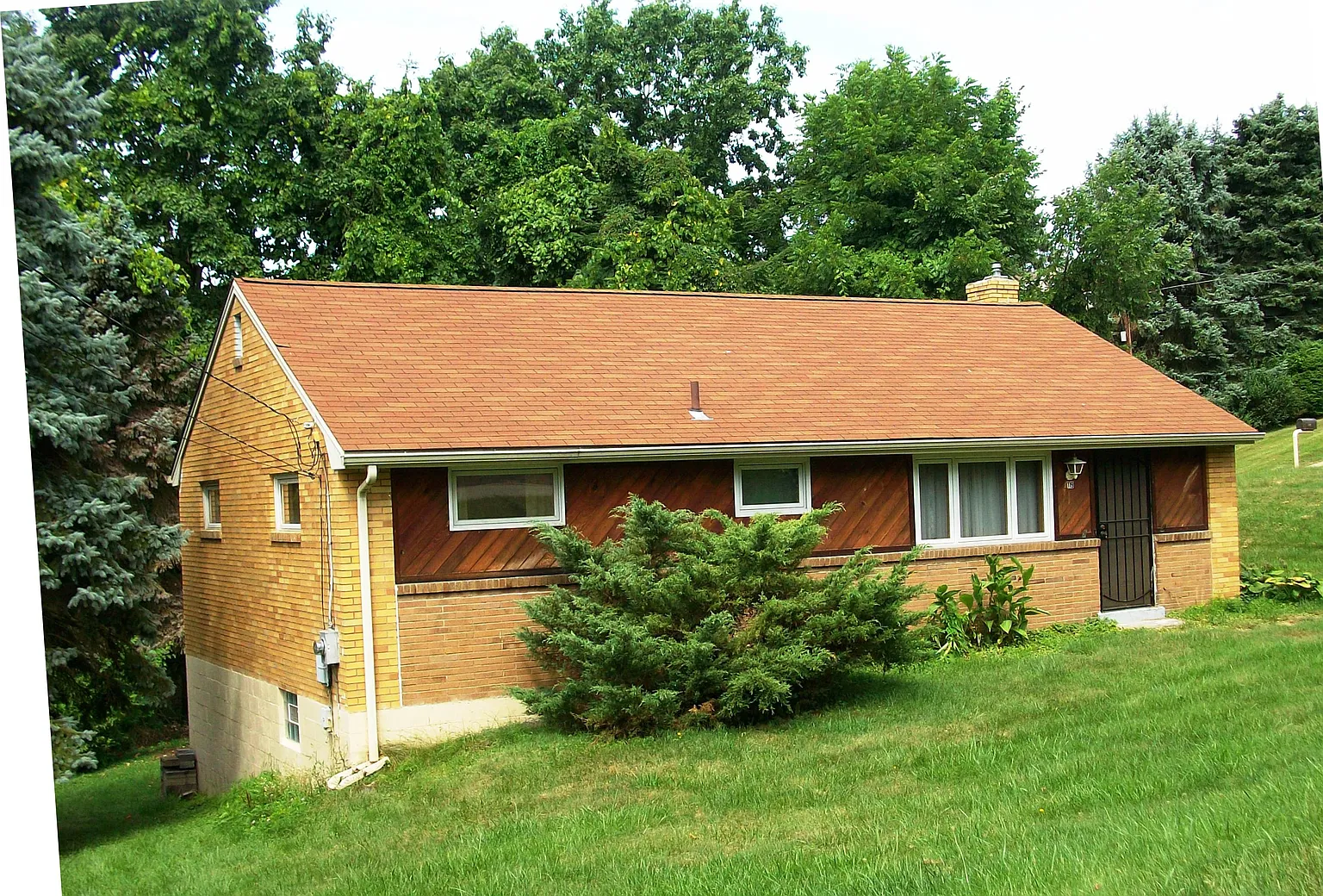 119 Spruce Dr photo 1