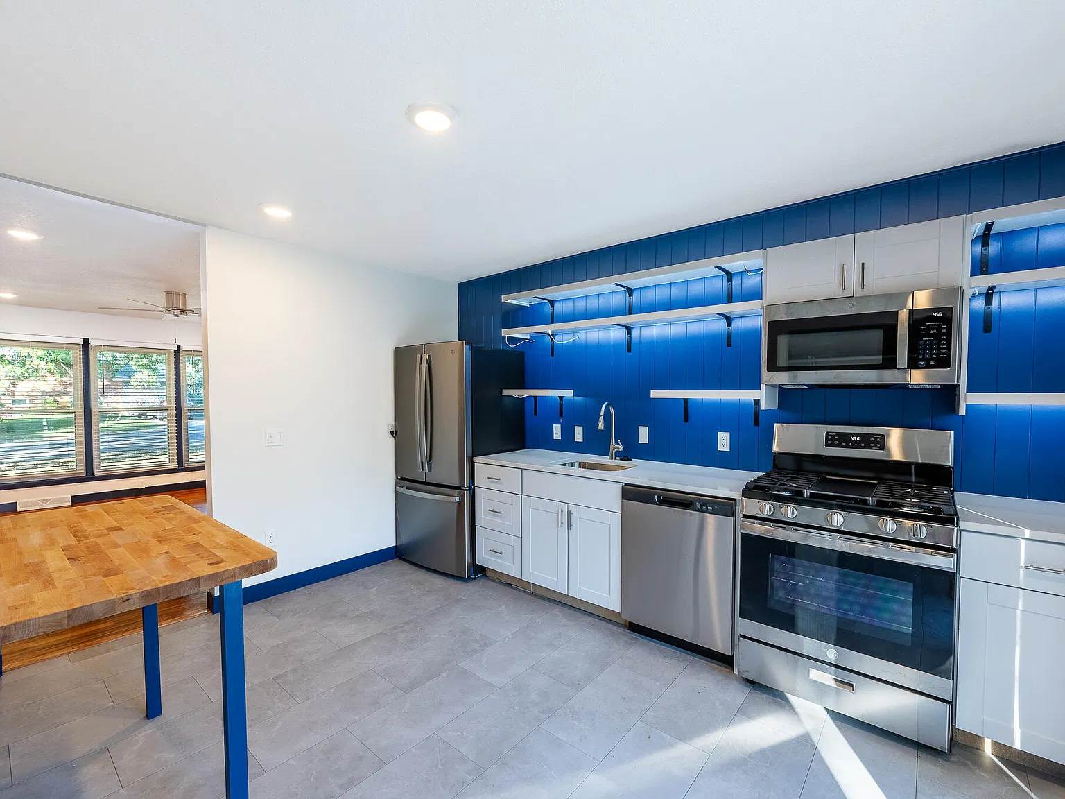 2 bed, 1.0 bath, 800 sqft, $1,700 — Photo 3