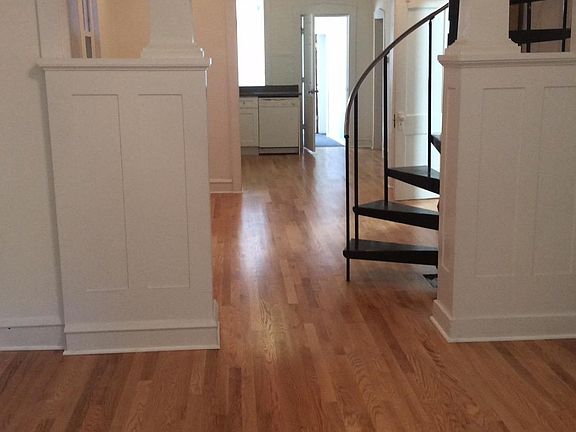 2nd image of 1920 N Winchester Ave APT 2F