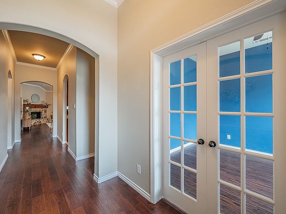 3rd image of 1223 Lantana Ln