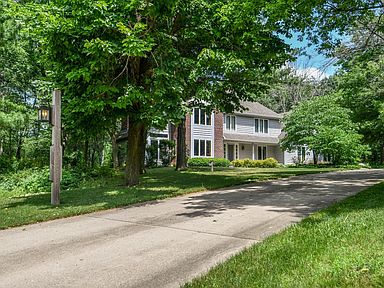 1248 N Lost Woods Rd Oconomowoc Wi 53066 Zillow