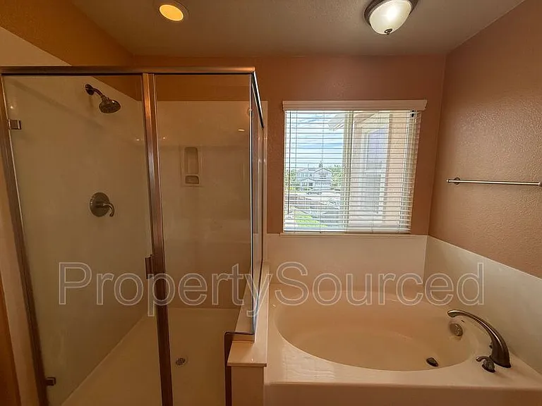 1688 Gathering Ln — Photo 32