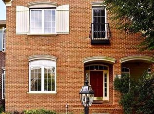 24898 Castleton Dr, Chantilly, VA 20152