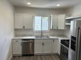 1360 Prospect St, Barberton, OH 44203