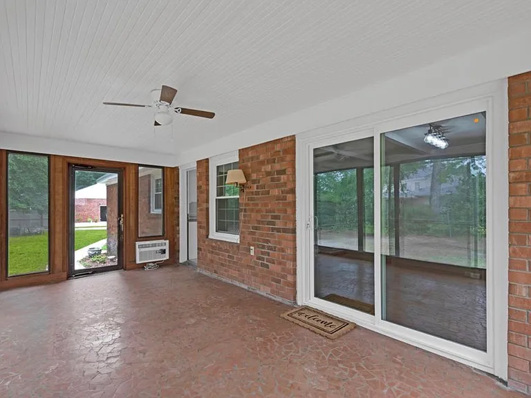 306 Granville Dr — Photo 34