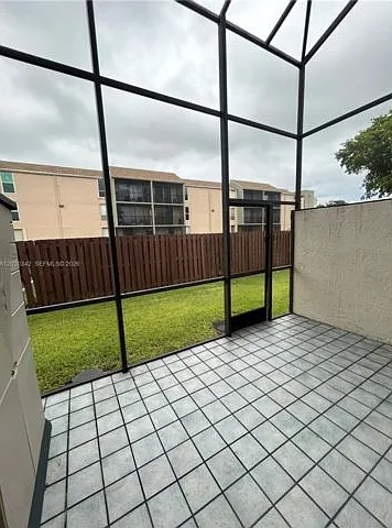 4401 SW 70th Ter — Photo 12