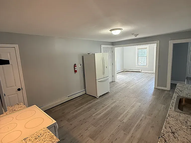2 bed, 1100 sqft, $1,795 — Photo 2