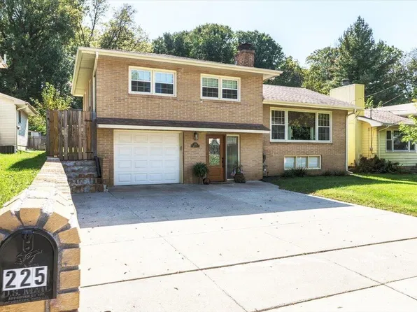 225 Linden Ave, Council Bluffs, IA 51503
