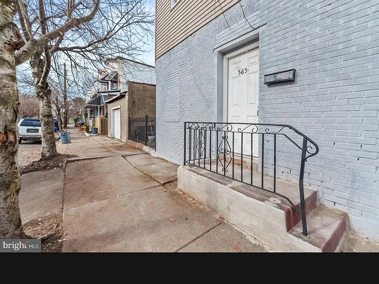 565 Lamberton St #2 — Photo 9