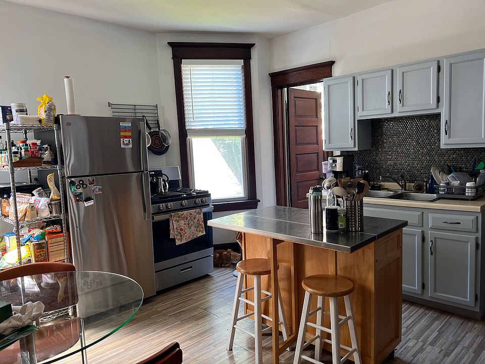 1st image of 2731 N Lawndale Ave #2