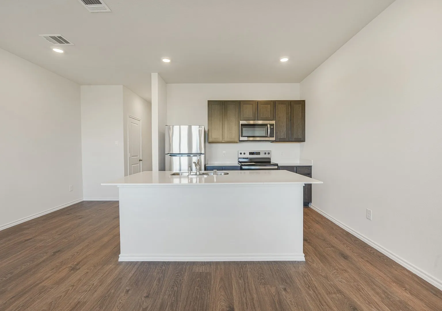 313 Tall Cedar Way — Photo 4