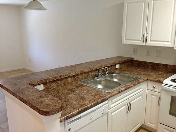 2nd image of 4082 Oak Landing Dr