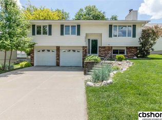 8905 Monroe St, Ralston, NE 68127