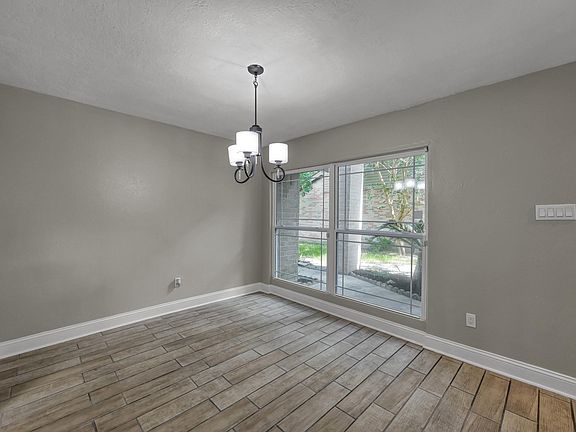 5th image of 16626 Shrub Oak Dr