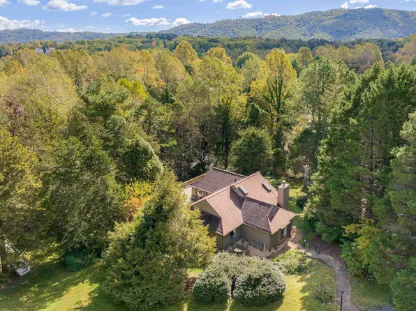 1249 Timberbranch Ct, Charlottesville, VA 22902