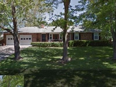 1136 NW Sunset Ln, Topeka, KS, 66618