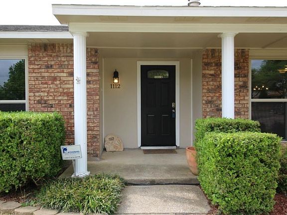 3rd image of 1112 Lockhart Dr