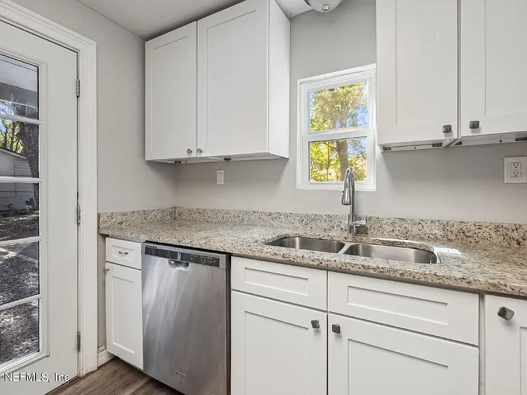 4044 Hunter Cir — Photo 5