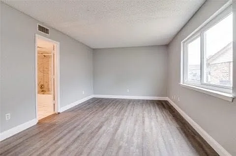 1409 Golden Grove Dr — Photo 2