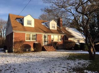 1020 Martinstein Ave, Bay Shore, NY 11706