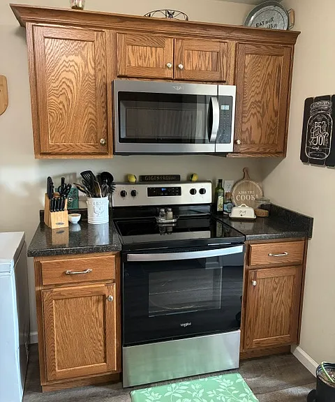220 Kerr Way #B — Photo 9