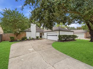 11415 Overbrook Ln, Houston, TX 77077