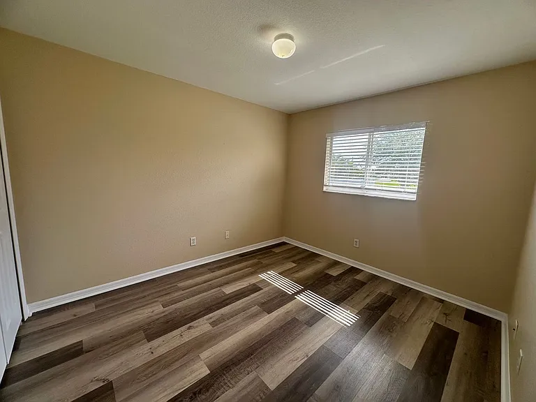 1137 NW Juanita Pl — Photo 13