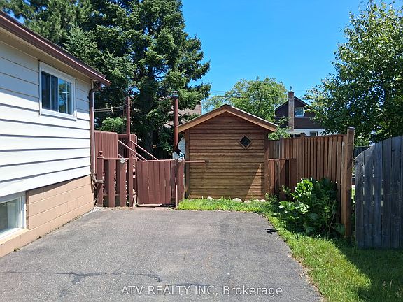 2nd image of 54 1st Ave
