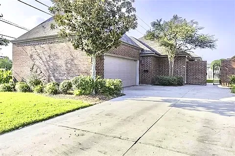 732 Julius St Photo 1