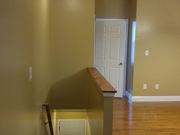 5th image of 2545 N 18th St Unit 2
